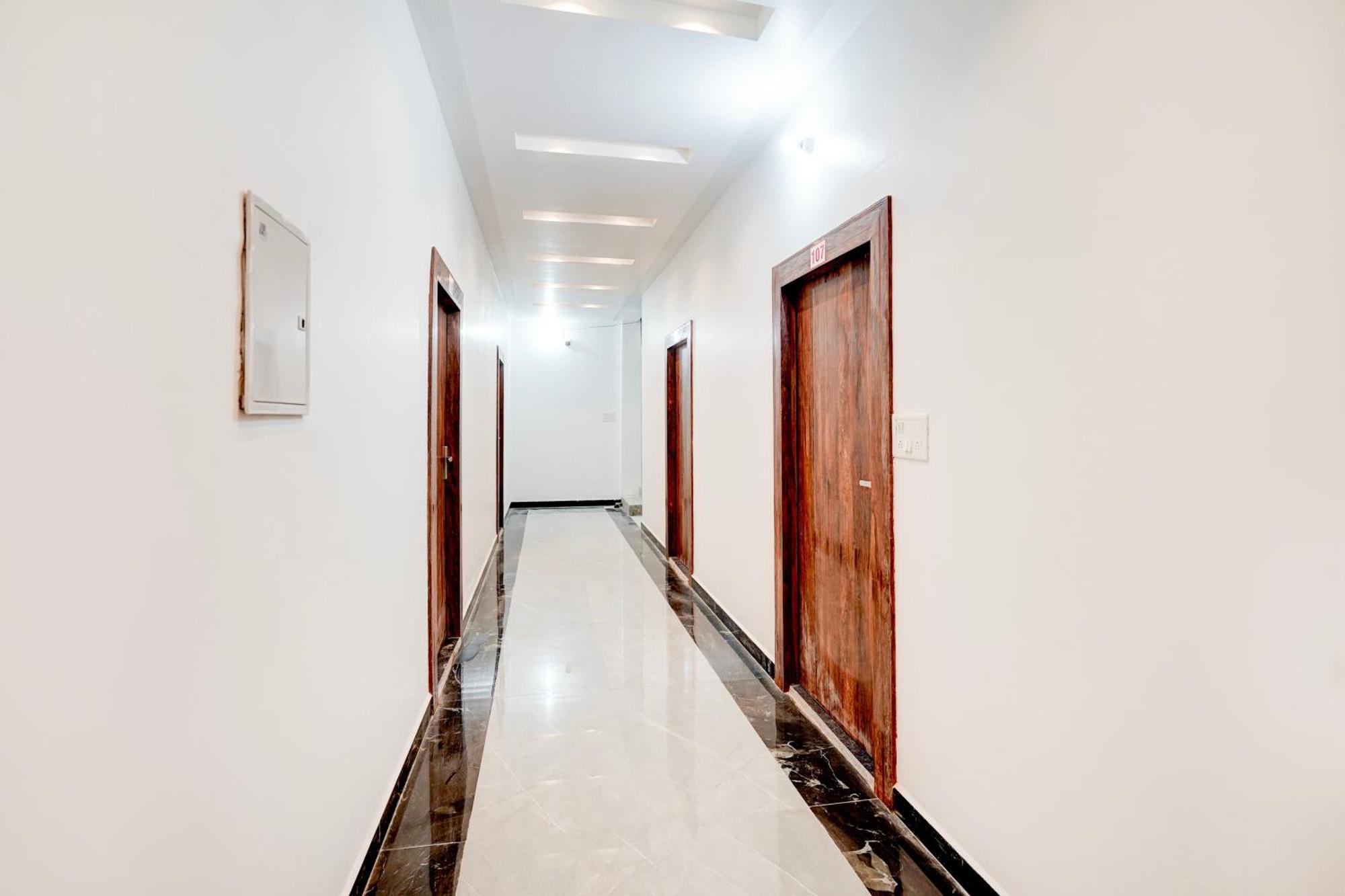 Hotel O Samrat Inn Prayagraj Esterno foto