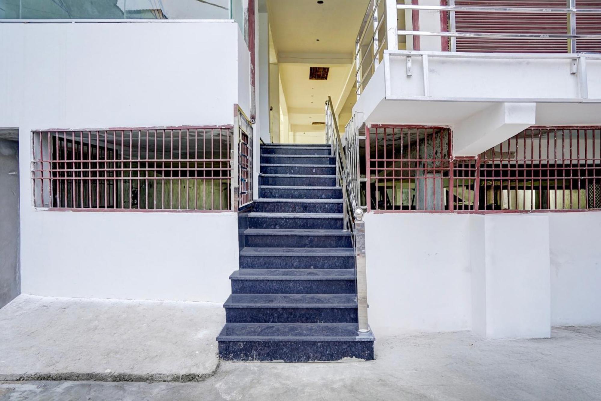 Hotel O Samrat Inn Prayagraj Esterno foto