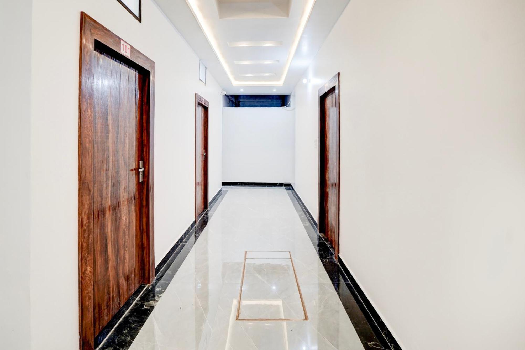 Hotel O Samrat Inn Prayagraj Esterno foto