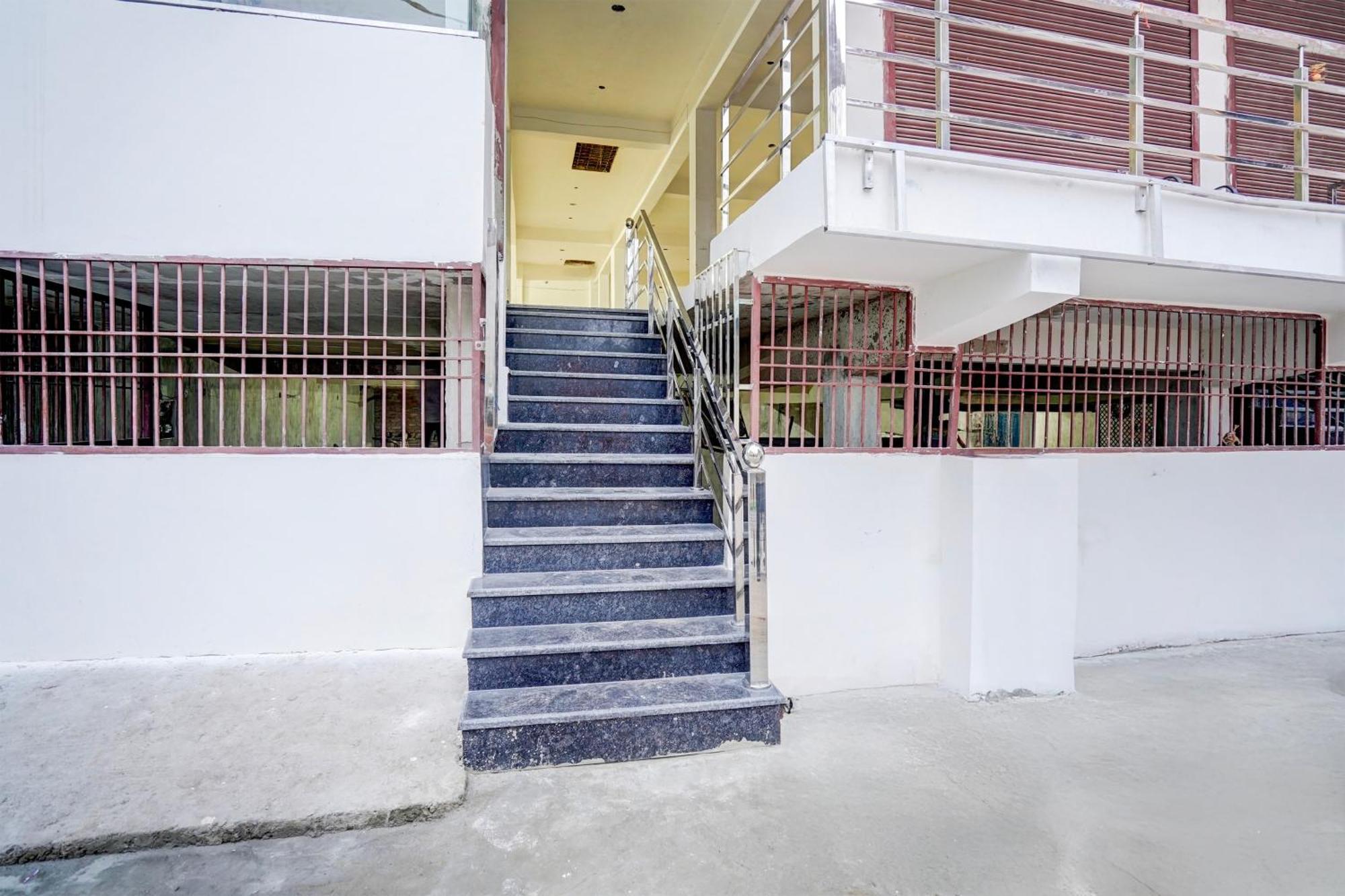 Hotel O Samrat Inn Prayagraj Esterno foto